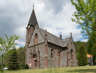 Alleringhausen_Louis-Peter-Kirche_von_Südwesten c) an-d wikipedia.jpg