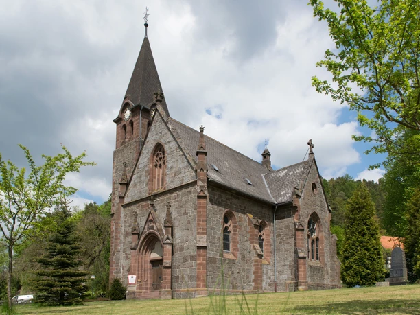 Alleringhausen_Louis-Peter-Kirche_von_Südwesten c) an-d wikipedia.jpg