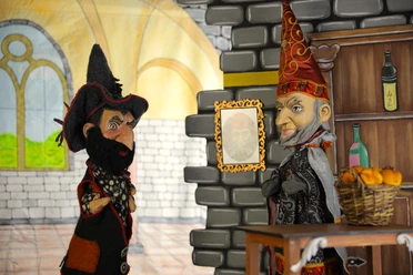 Räuber Hotzenplotz und Zwackelmann im Schloss.JPG