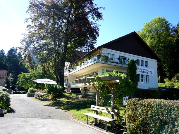 Naturfreundehaus Teutoburg Außenansicht.jpg