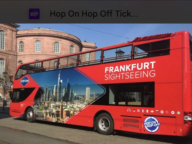Frankfurt Sightseeing GmbH - Bus Roter Hop-on-Hop-off-Bus vor Oper Frankfurt