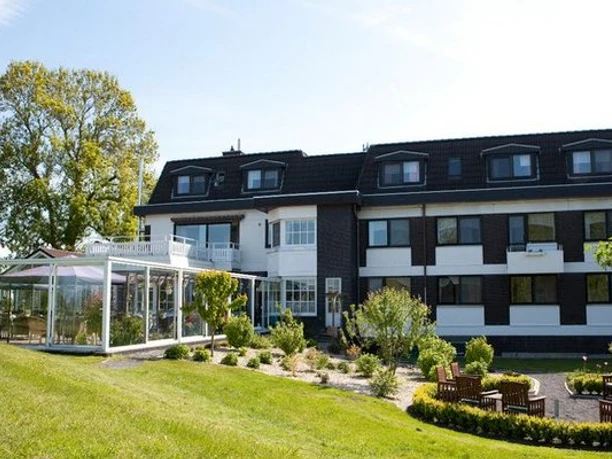 Außenansicht Hotel Lange The picture shows the exterior view of the Hotel Lange