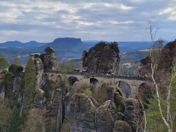 Die Bastei... fußläufig ab Haus erreichbar