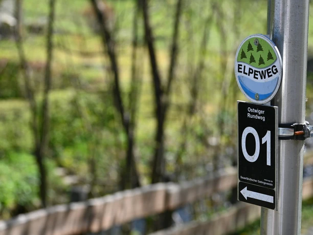 Wegweiser Ostwiger Rundweg & Elpeweg