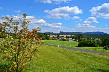 Kleinhennersdorf Man sieht den Ort Kleinhennersdorf
