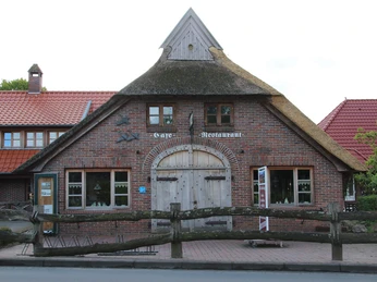 loens-krug-aussen-von-vorne