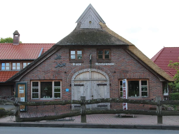 loens-krug-aussen-von-vorne