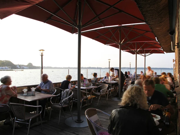 strandcafe-terrasse-meer