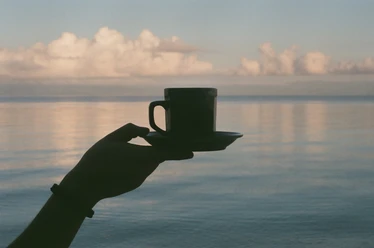 kaffee-oder-tee-am-meer