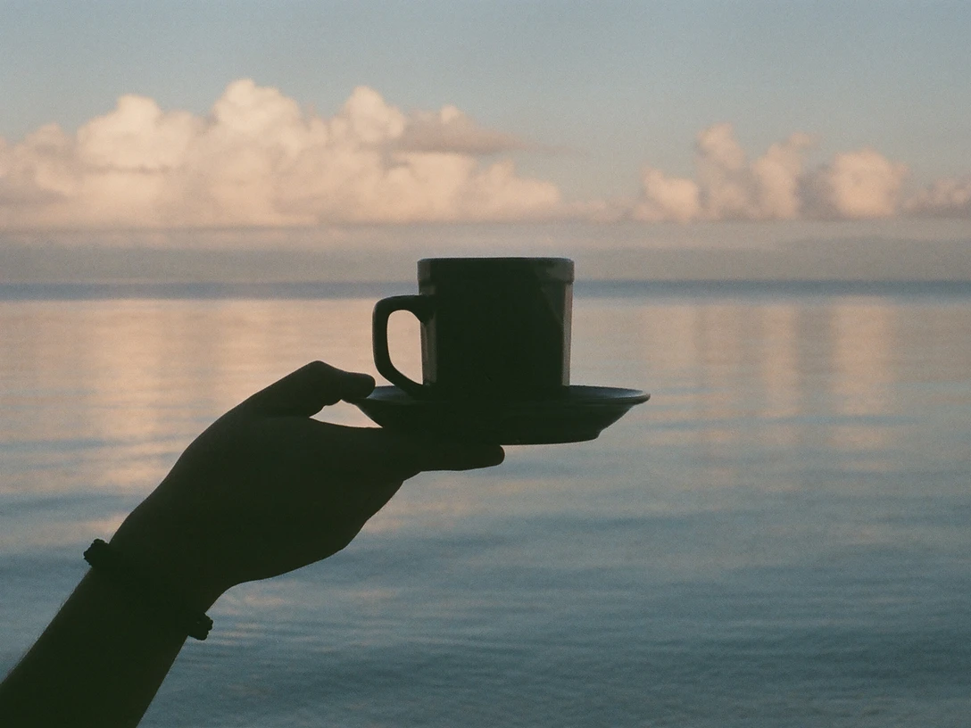 kaffee-oder-tee-am-meer