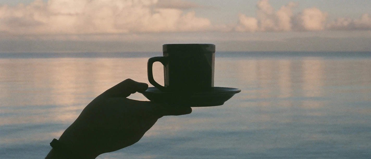 kaffee-oder-tee-am-meer