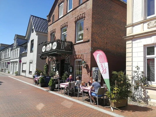 5be2b7ee-27dd-4b33-85e1-3d3926fa3760