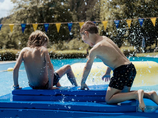 Wasserspaß im Freibad Alpirsbach