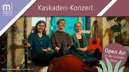 Kaskaden-Konzert im Museum Lüneburg mit "Junait" Kaskaden-Konzert im Museum Lüneburg: das Trio "Junait" posiert mit ihren Instrumenten: einer Gitarre, einem Kontrabass und einer Klarinette