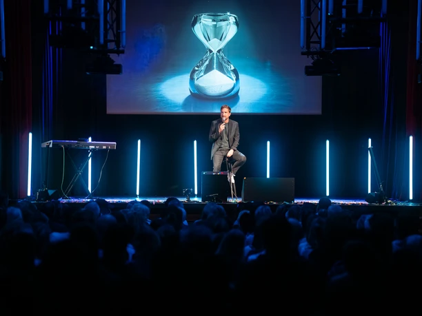 Stefan Büsser Premiere Kaufleuten Dario Stamm