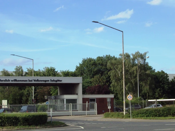 Zufahrt Tor 2 Volkswagen Werk Salzgitter