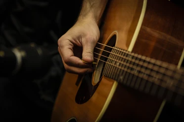 Gitaar | voorbeeldafbeelding Gitarrenspiel