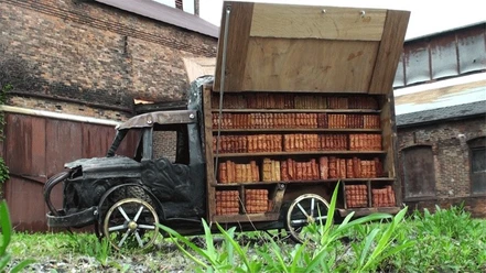 Bookmobile-for-Dreamers_Lothar-Osterburg.jpg