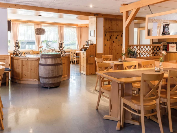 gasthof-ba-ren-restaurant-innenraum