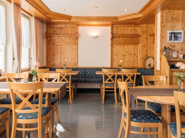 gasthof-ba-ren-restaurant-innenraum-2