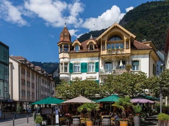 cafe-de-paris-aussenansicht-2