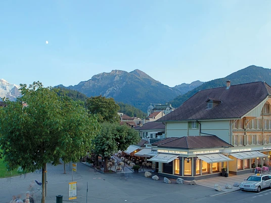 grand-cafe-restaurant-schuh-aussen-jungfrau