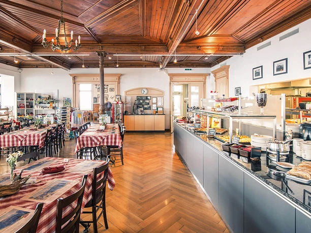 schynige-platte-bergrestaurant-buffet