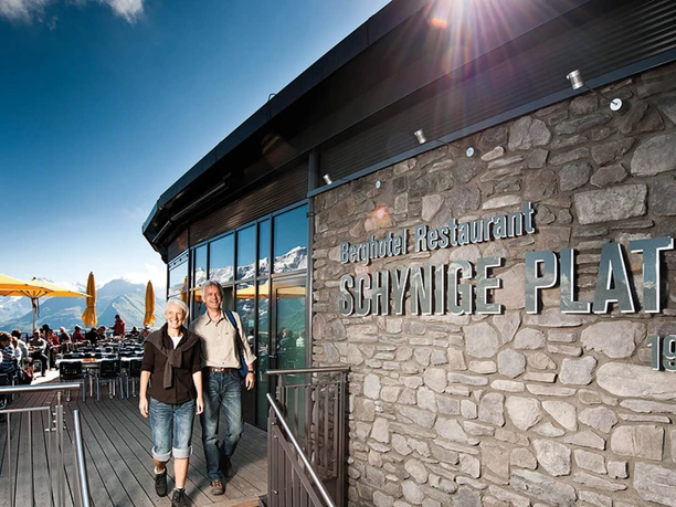 schynige-platte-bergrestaurant-terrasse