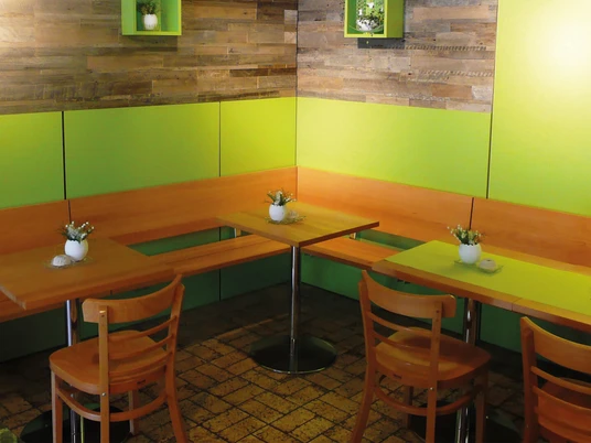 baeckerei-konditorei-feuz-sitzgelegenheiten