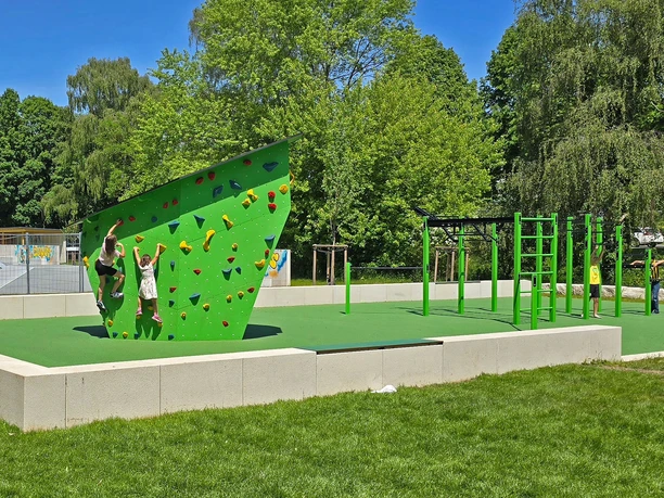 Goldpark-Boulderwürfel-16zu9.jpg