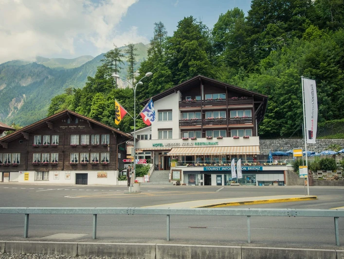 weisses-kreuz-brienz-aussenansicht
