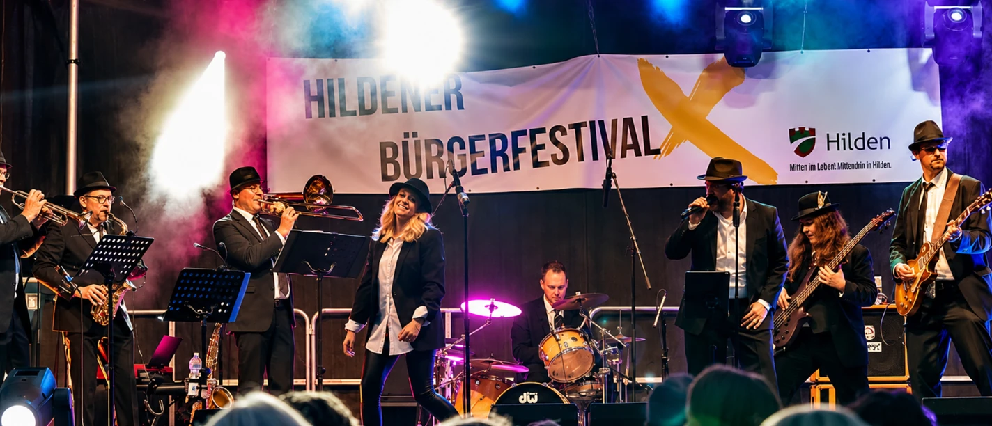 Bühne auf dem Hildener Bürgerfestival