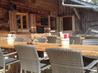 berggasthaus-stierenberg-terrasse