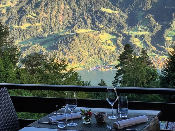 gloria-beatenberg-balkon-ausblick