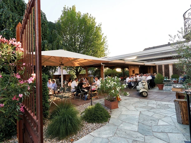 chartreuse-osteria-da-pasquale-aussenbereich