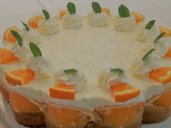 Torte mit Orangen im Bauerncafé Buchholz Torte mit Orangen im Bauerncafé Buchholz