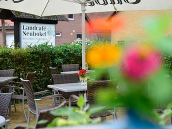 Terrasse im Landcafé Neubokel Terrasse im Landcafé Neubokel