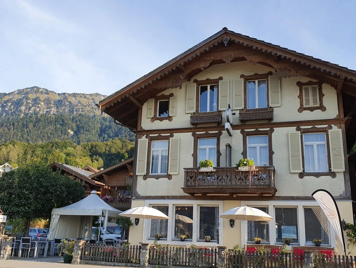 hotel-cafe-restaurant-rosengaertli-leissigen-gebaeude