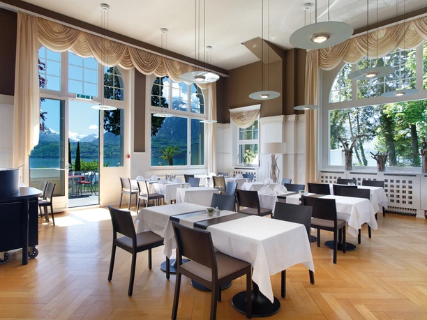 parkhotel-gunten-bankettsaal