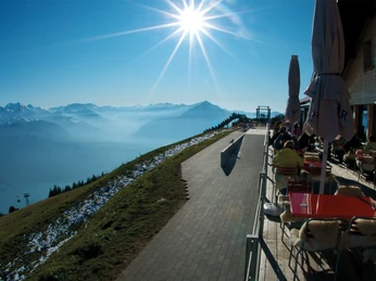 berghaus-niederhorn-terrasse