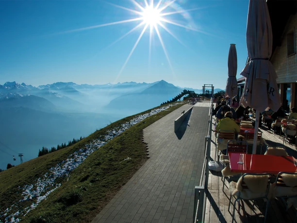 berghaus-niederhorn-terrasse