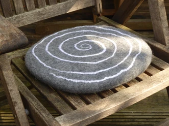 Sitzkissen-Spiralmuster-k.jpg