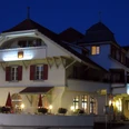 krone-spiez-aussenansicht-abend