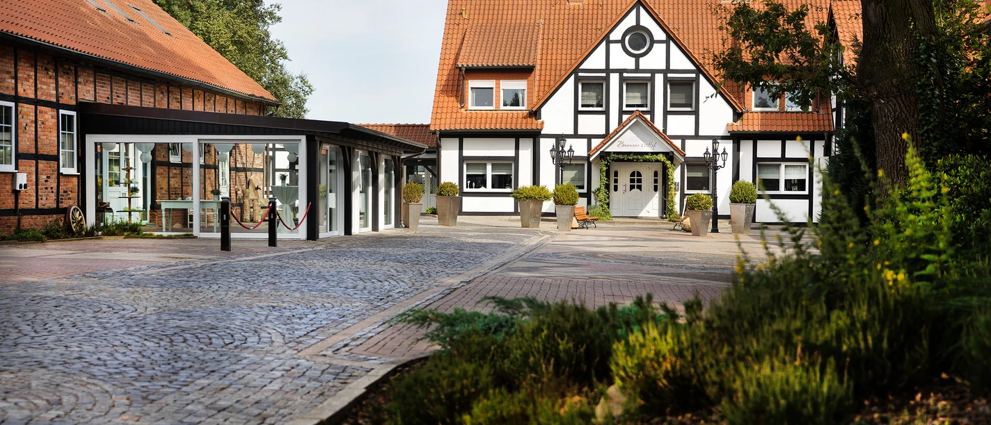 Landhotel_BaumannsHof_Innenhof2024.jpg