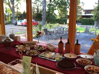 Bufett im Fritzcafe Bufett im Fritzcafé in Dalldorf