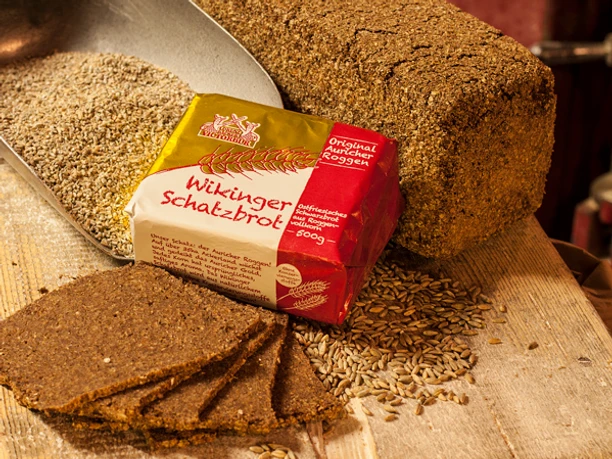 Wikingerbaecker Lorenz Aurich Schwarzbrot Wikingerbaecker Lorenz Aurich Schwarzbrot