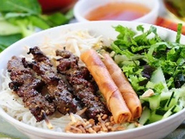 Asiatung Aurich Frühlingsrolle Asiatung Aurich Frühlingsrolle