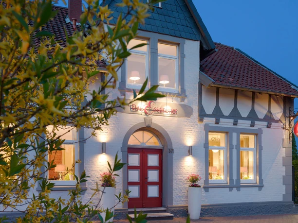 celle-restaurant-esszimmer-abend