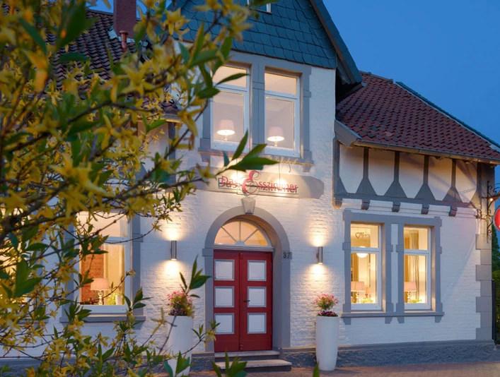 celle-restaurant-esszimmer-abend