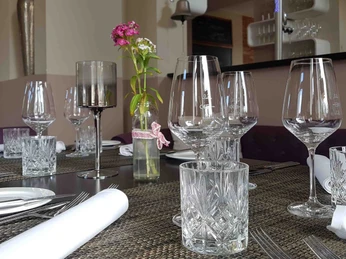 celle-restaurant-esszimmer-gedeck